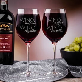 Kieliszek do wina z grawerem